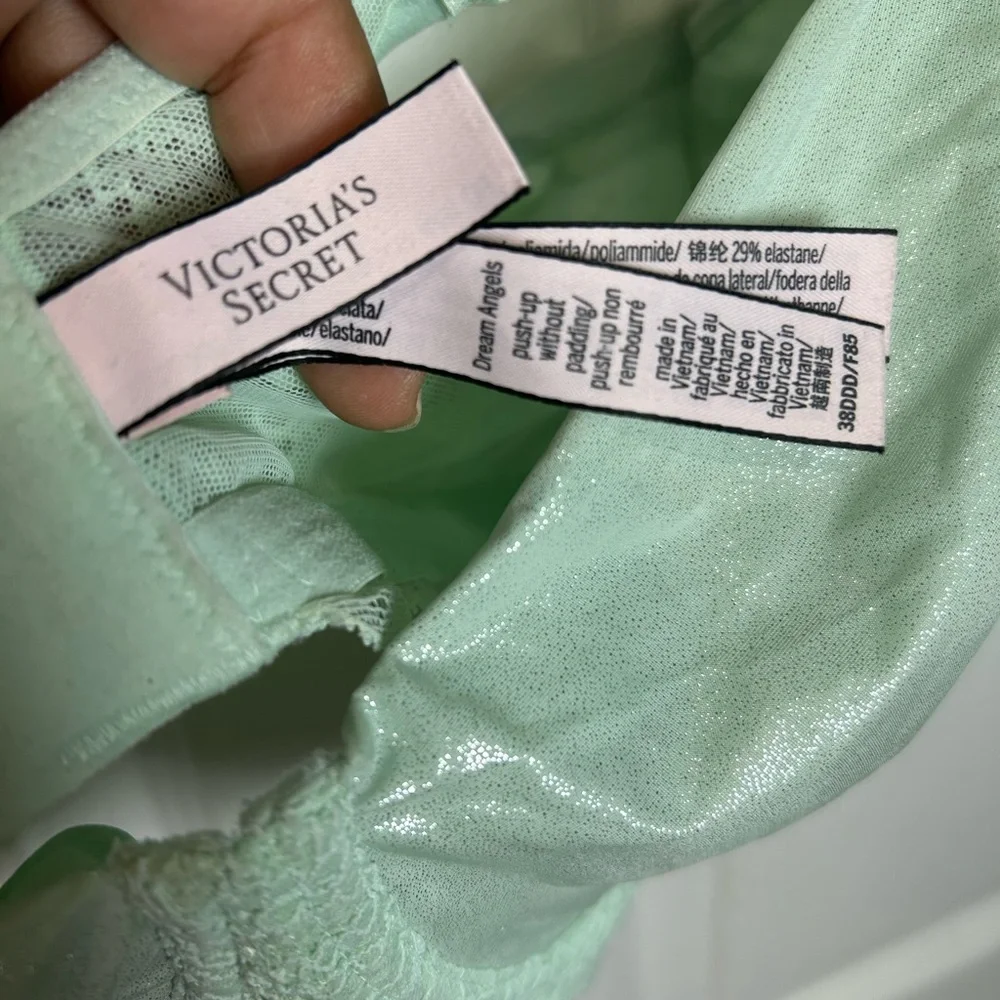 Victoria's Secret Shimmering Mint Lace Bra - Picture 2 of 2